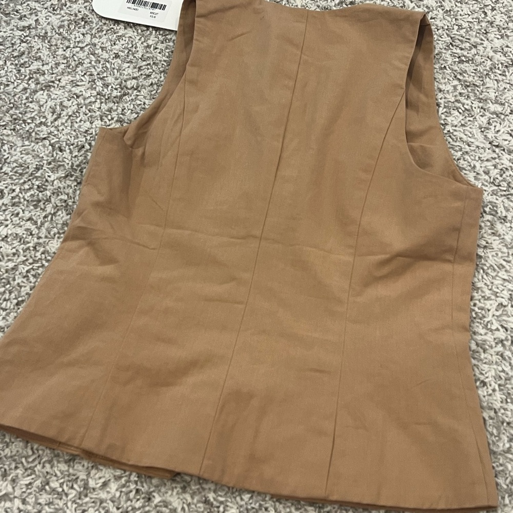 MON RENN LISLE VEST TOP IN BISCUIT - Picture 2 of 3